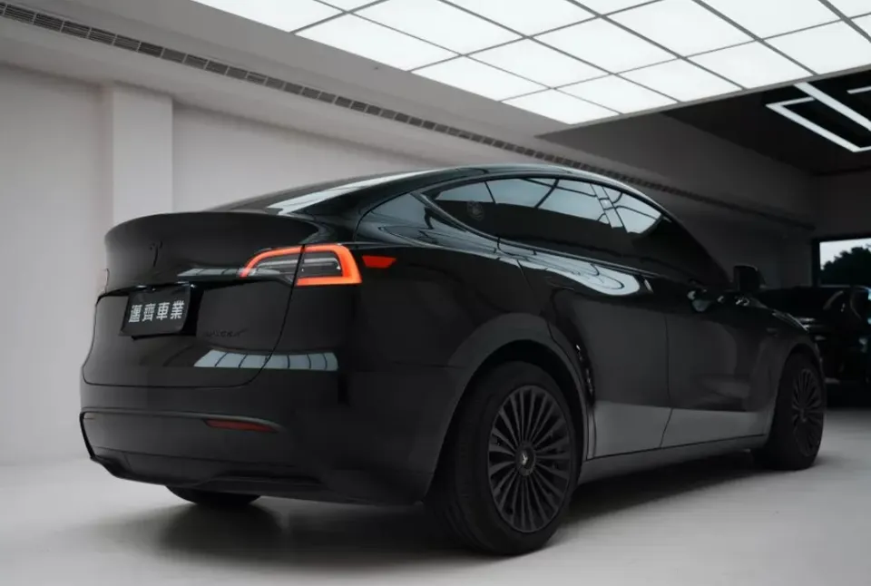 Tesla Model Y Long Range