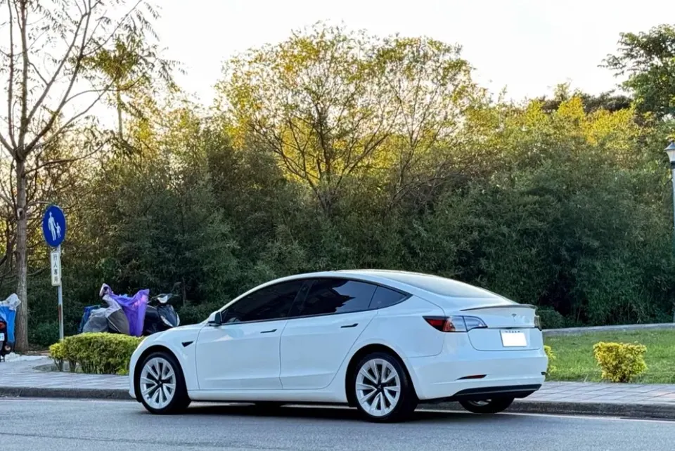 Tesla Model 3 Long Range