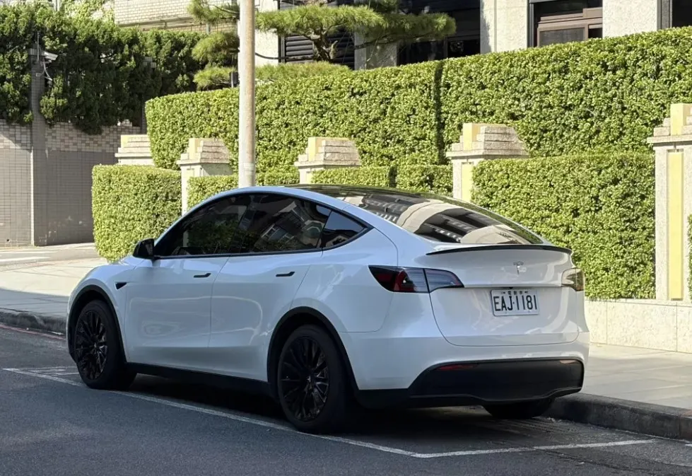 Tesla Model Y RWD 照片 1