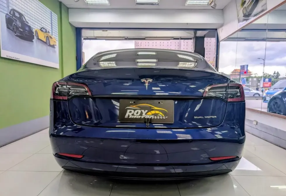Tesla Model 3 Long Range 照片 1