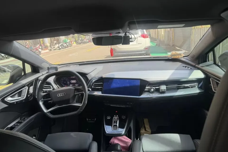 Audi Sportback e-tron 45 S line運動版
