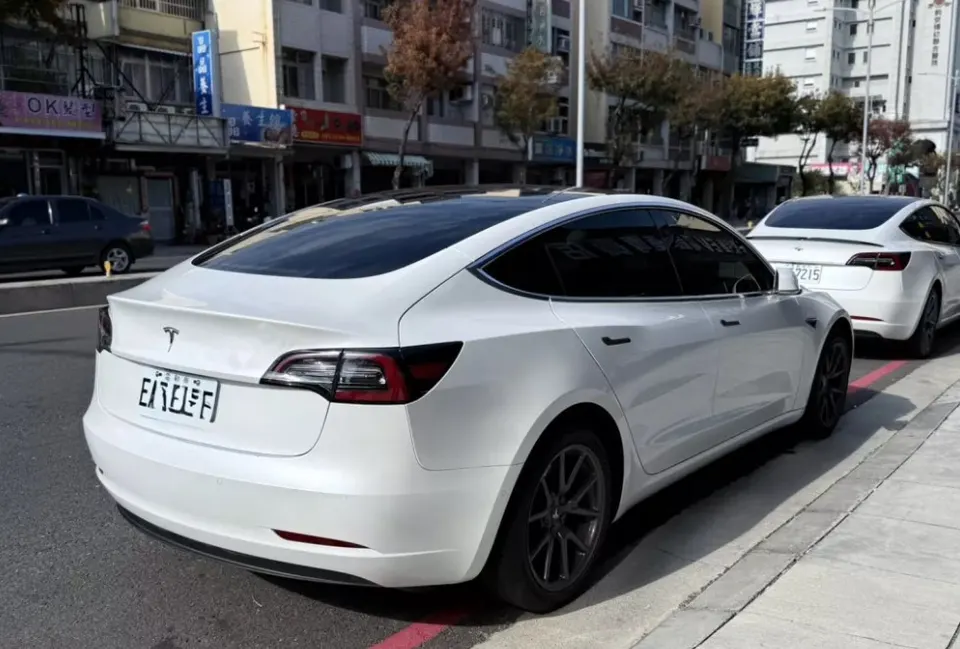 Tesla Model 3 Standard Range Plus