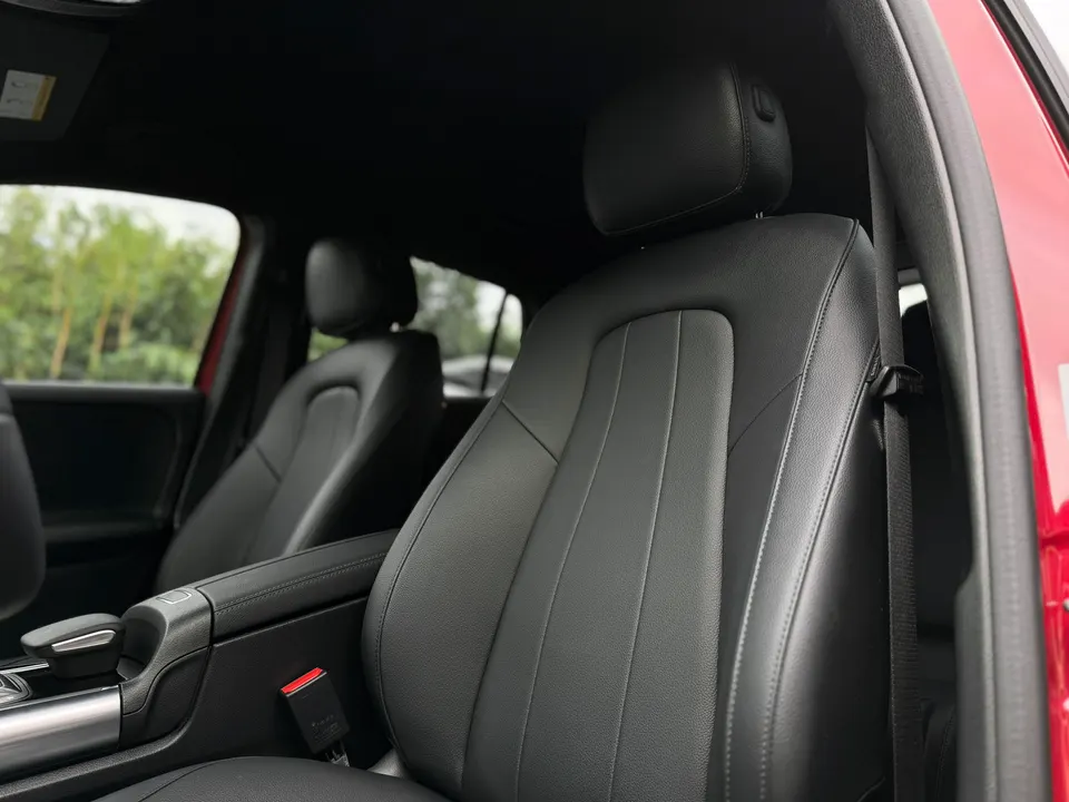 M-Benz EQA250