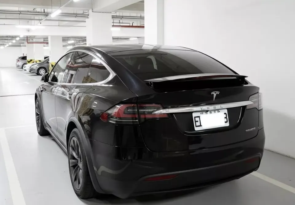 Tesla Model X Performance