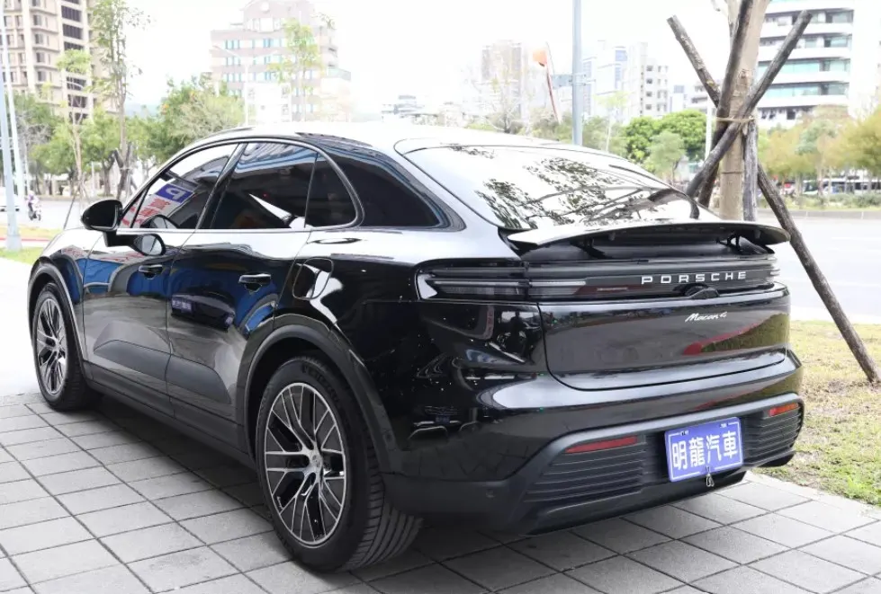 Porsche Macan 4 Electric 4 照片 1