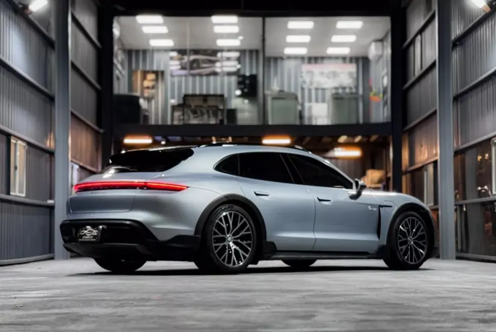 Porsche Taycan 4 Cross  Turismo 照片 1