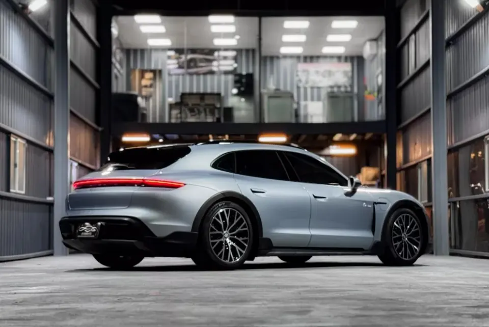Porsche Taycan 4 Cross  Turismo