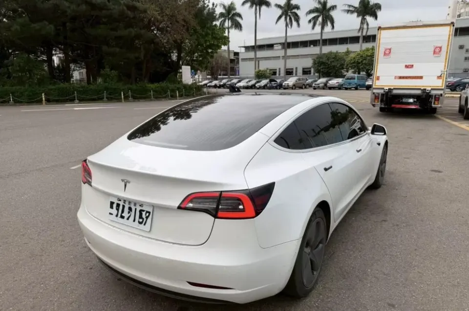 Tesla Model 3 Long Range