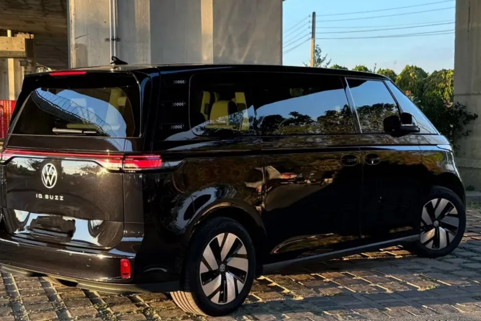 Volkswagen ID. Buzz Pro S 照片 1