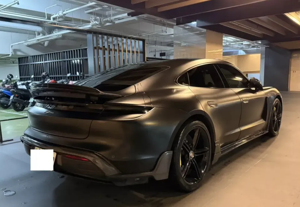 Porsche Taycan RWD