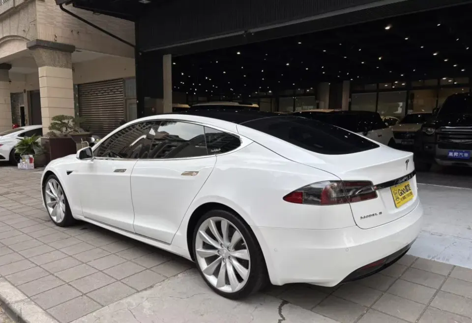 Tesla Model S 75D