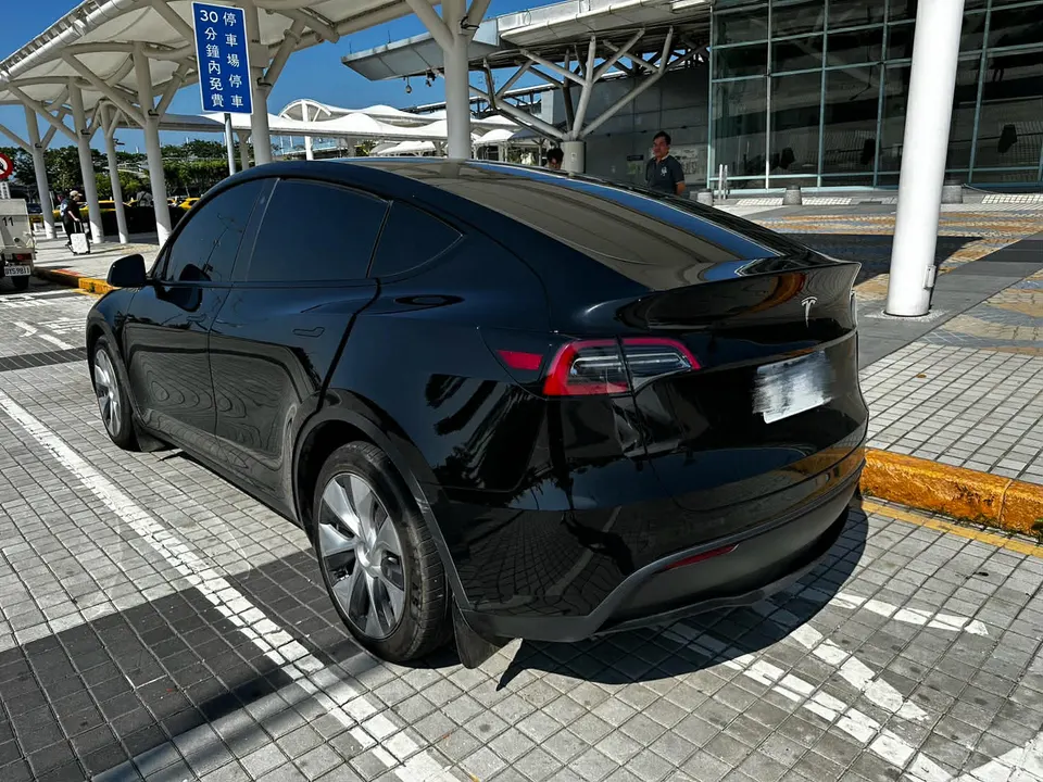 Tesla Model Y LR 選FSD
