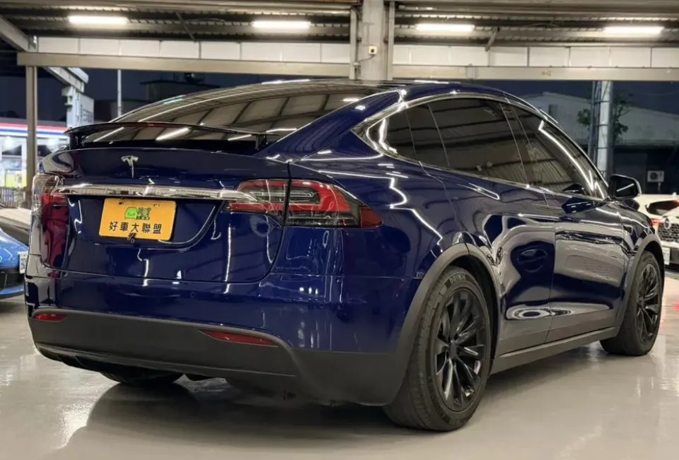 Tesla Model X 75D