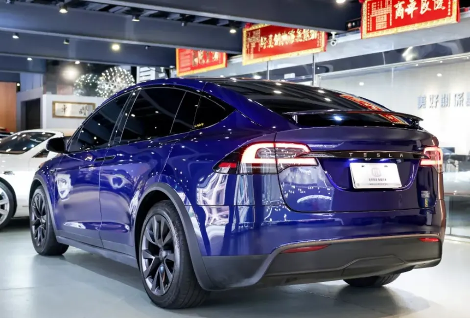 Tesla Model X Plaid