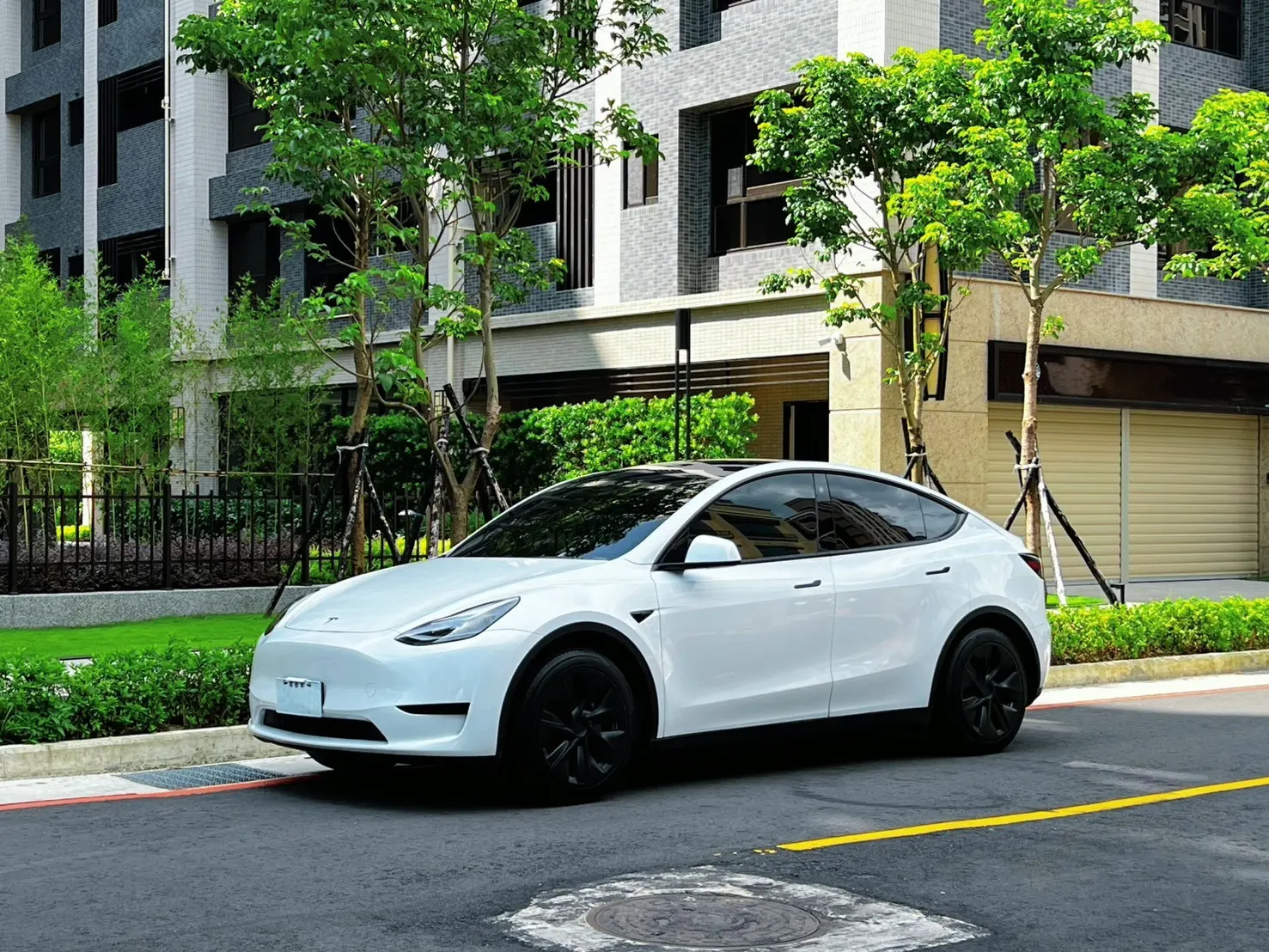 Tesla Model Y RWD 照片 1