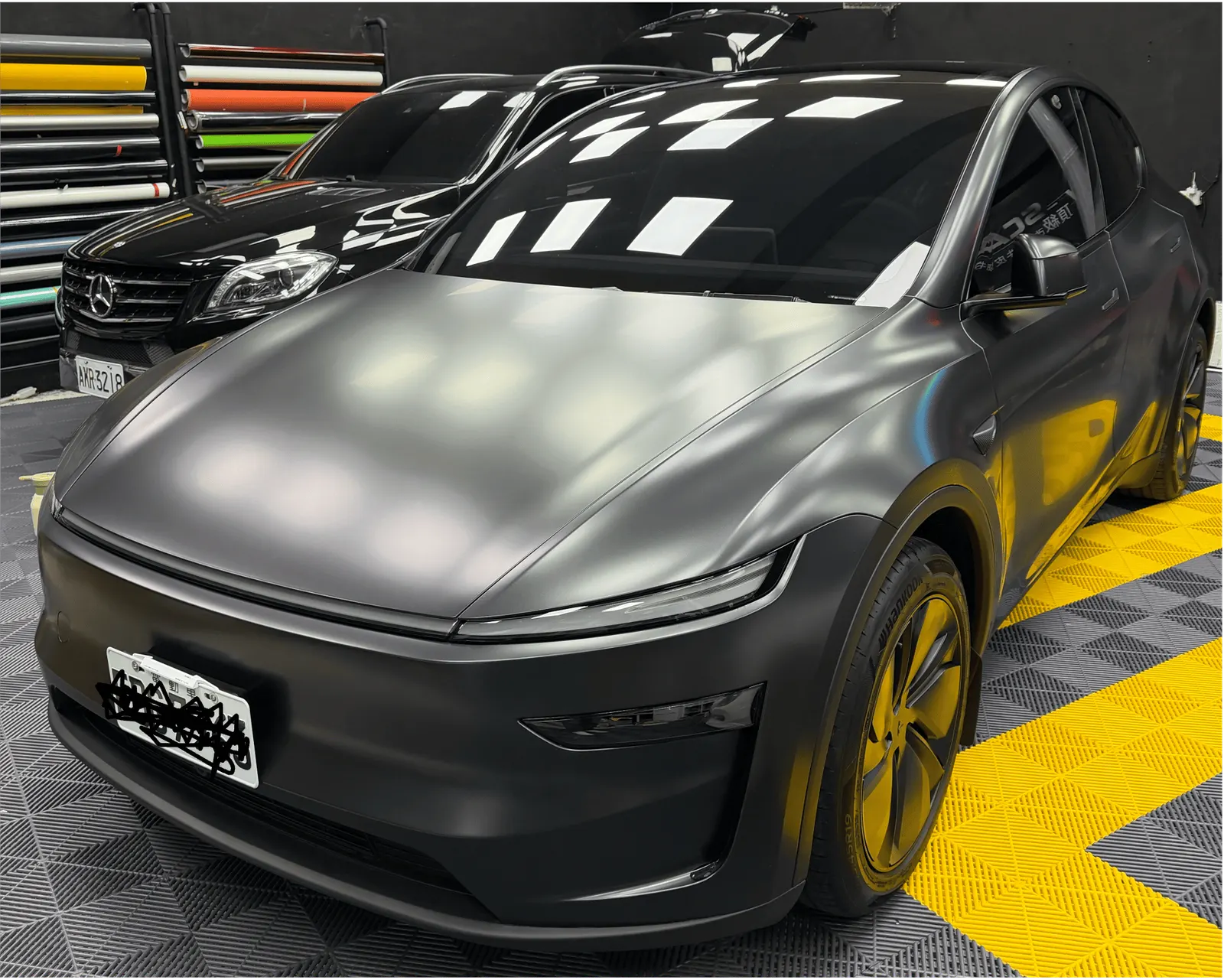 Tesla 煥新Y RWD 2025, 夜幕灰，貼消光膜 照片 1