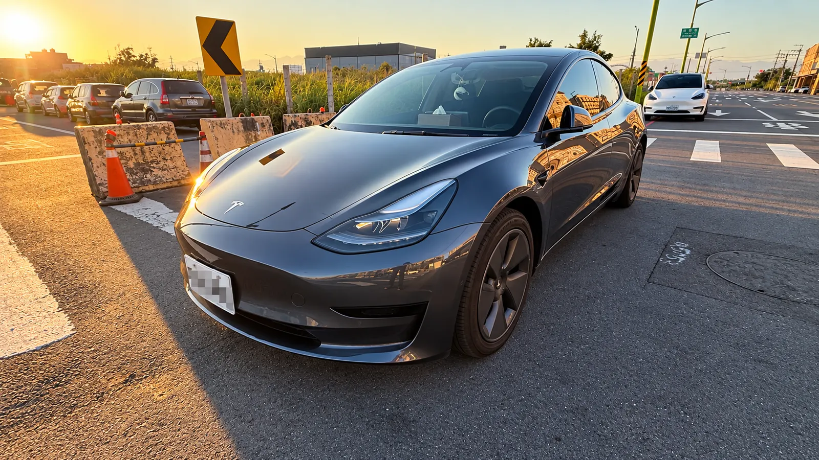 Tesla Model 3 SR LFP 照片 1