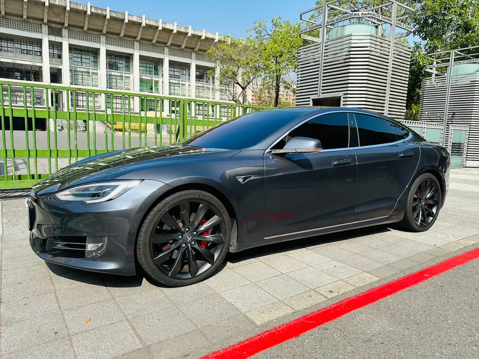 Tesla Model S P100D