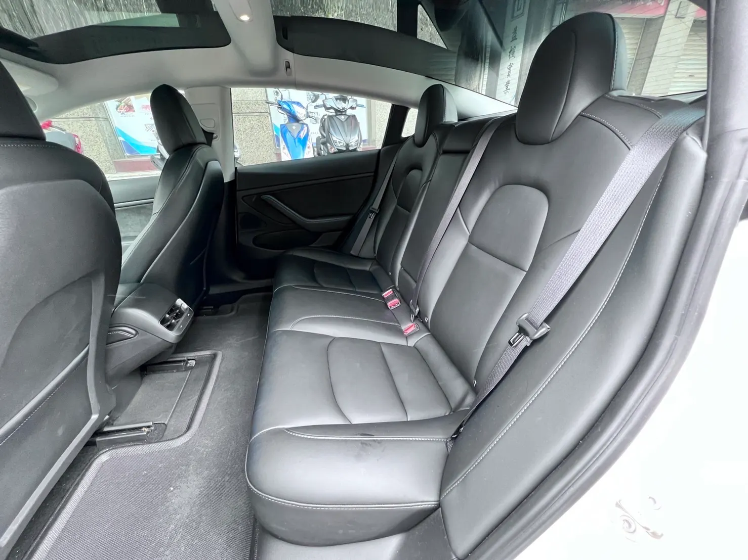 Tesla Model 3 LR 照片 1