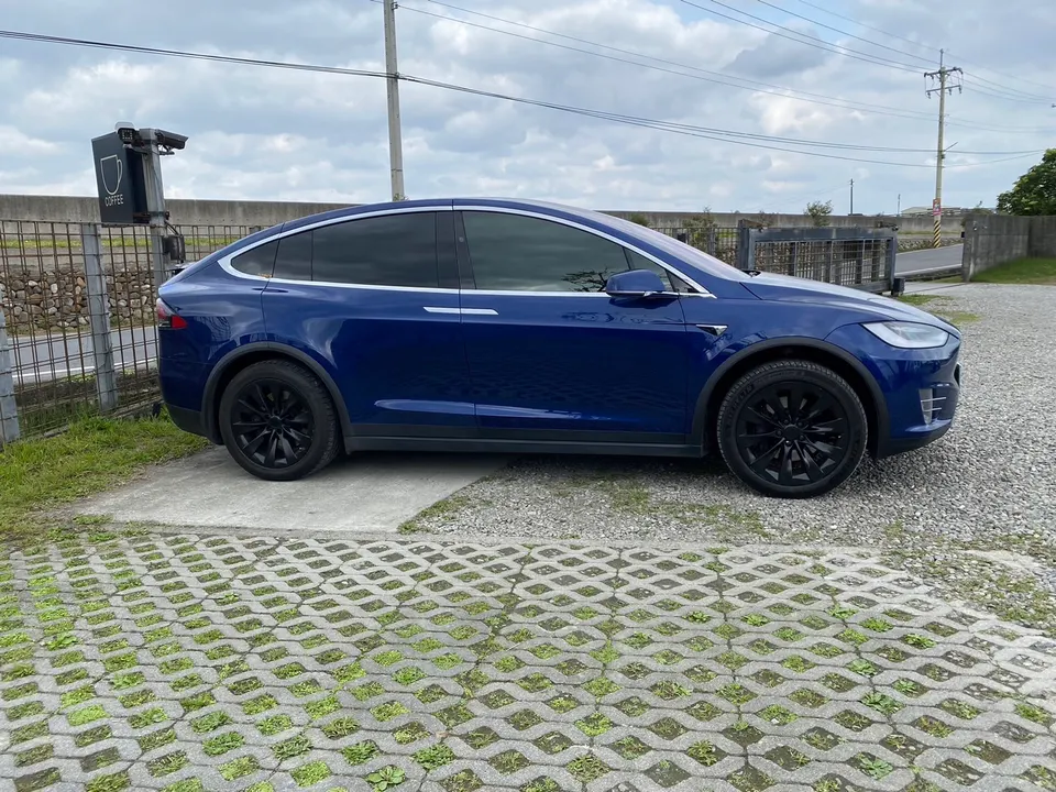 Tesla Model X LR