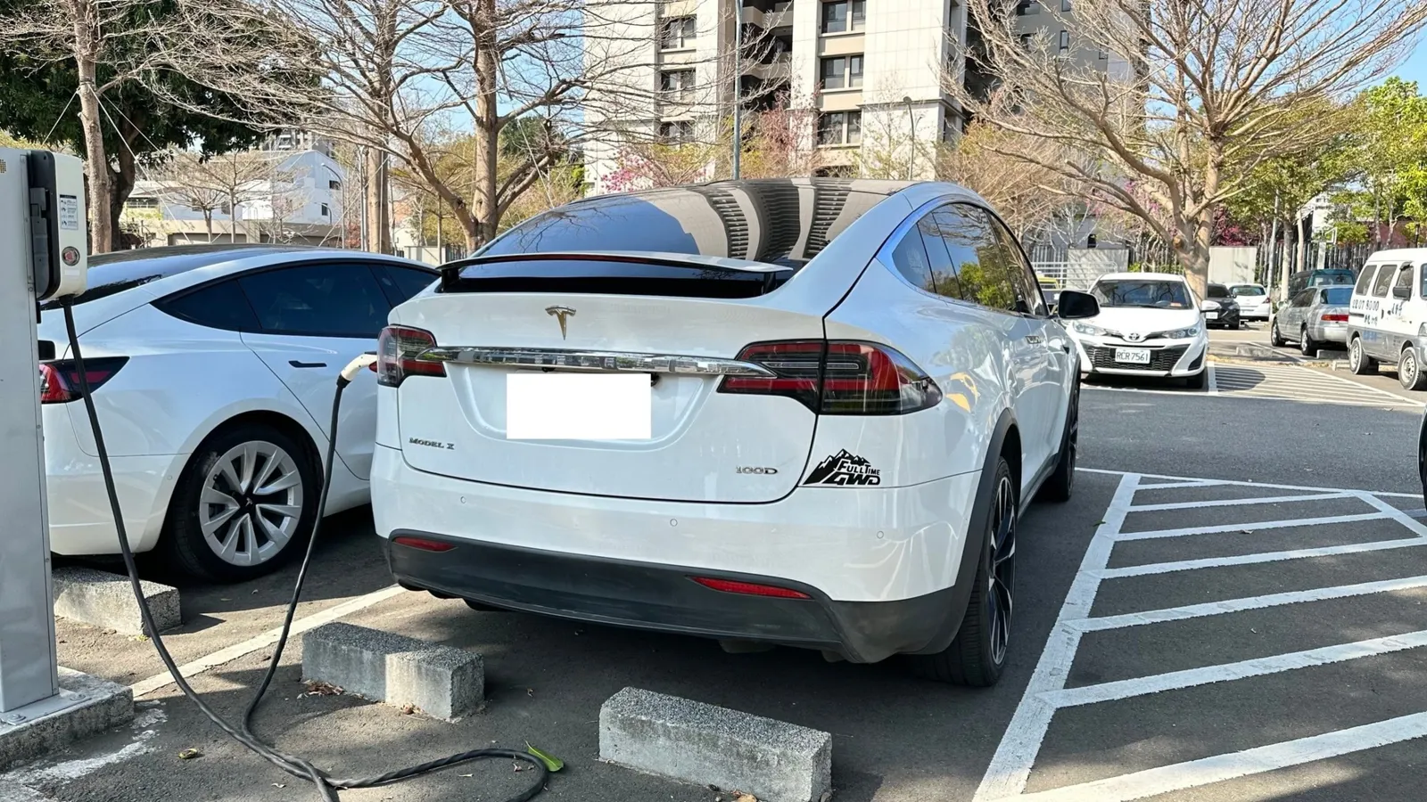 Tesla Model X 100D 照片 1