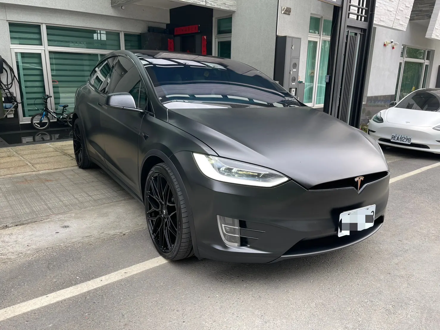 Tesla Model X 100D 照片 1