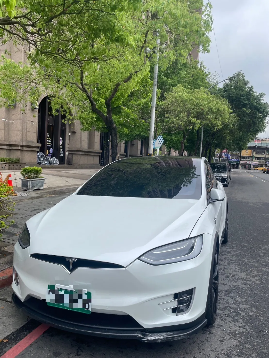 Tesla Model X P100D 照片 1