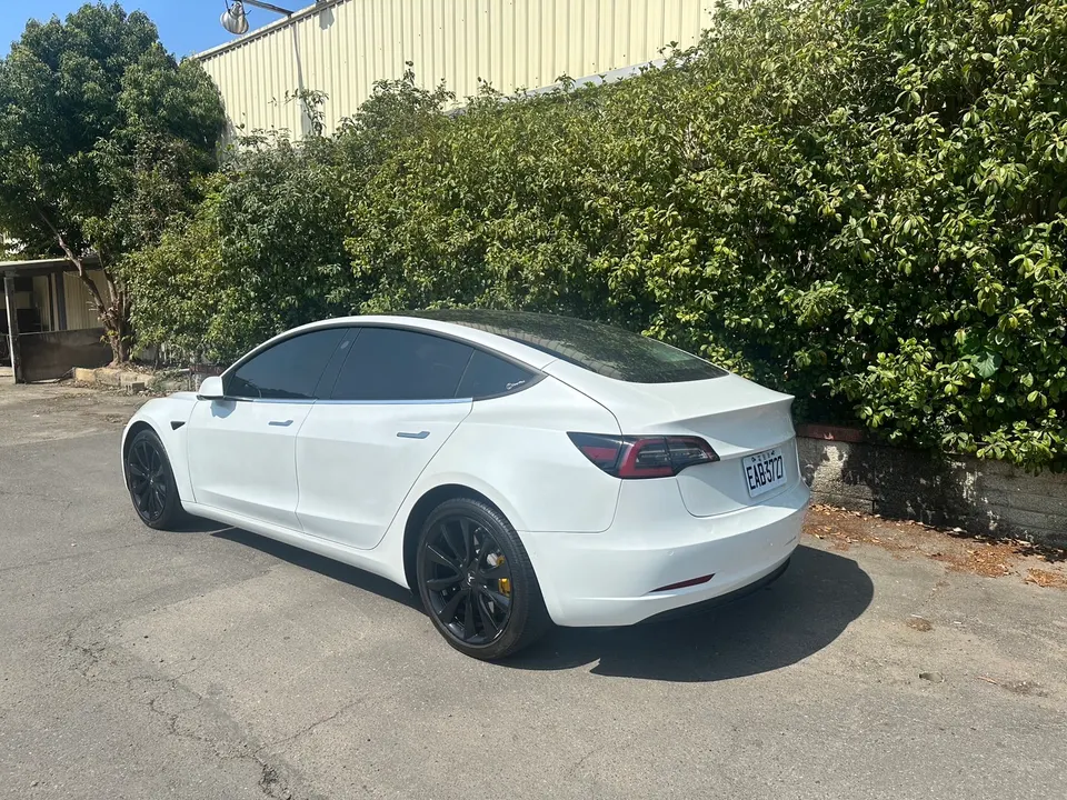 Tesla Model 3 LR