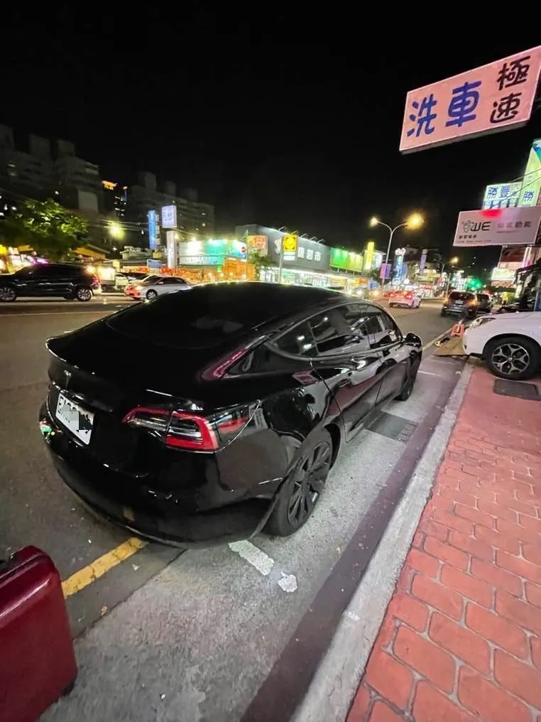 Tesla Model 3 SR+ 照片 1