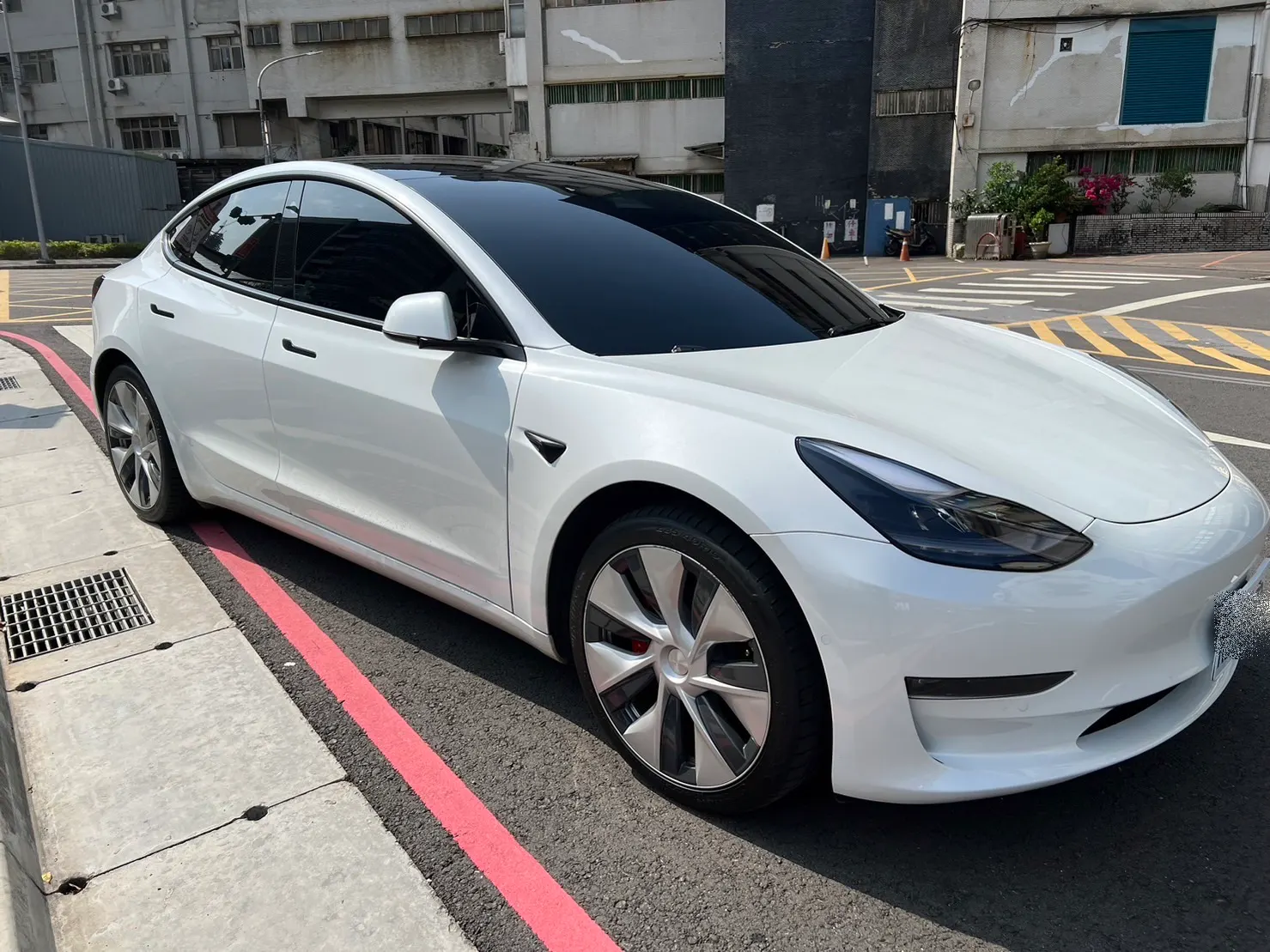 Tesla Model 3 Preformance 照片 1