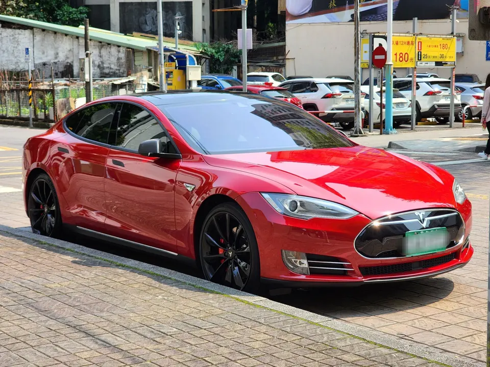 Tesla Model S P85D