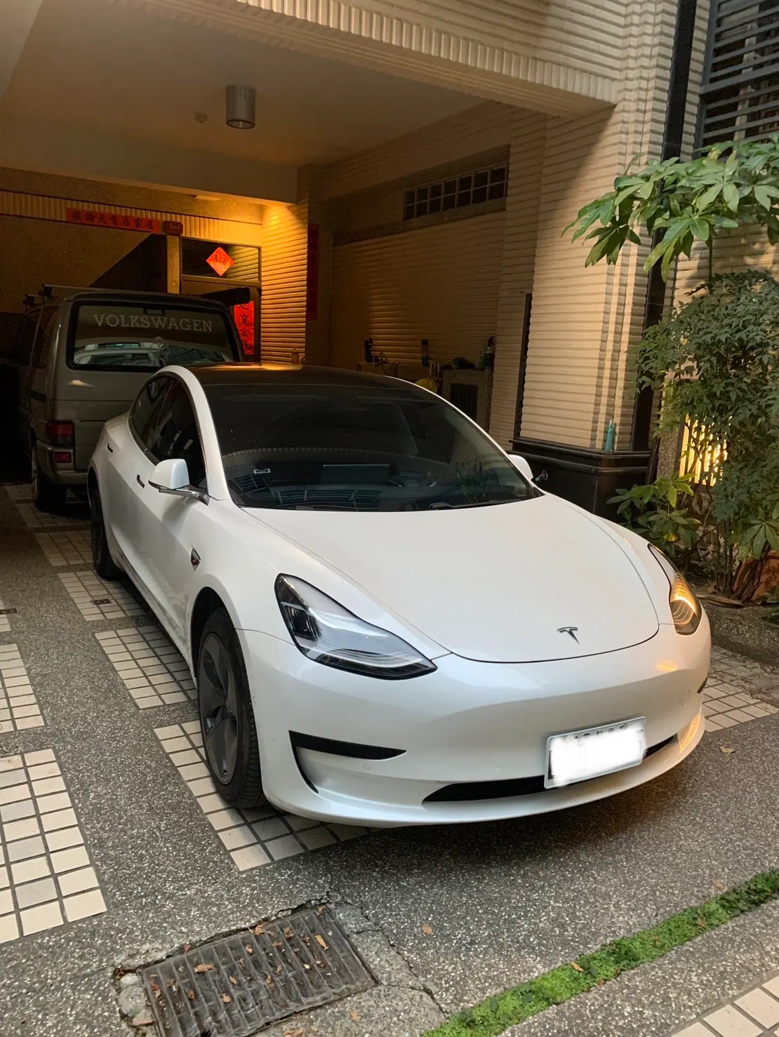 Tesla Model 3 SR+ 照片 1