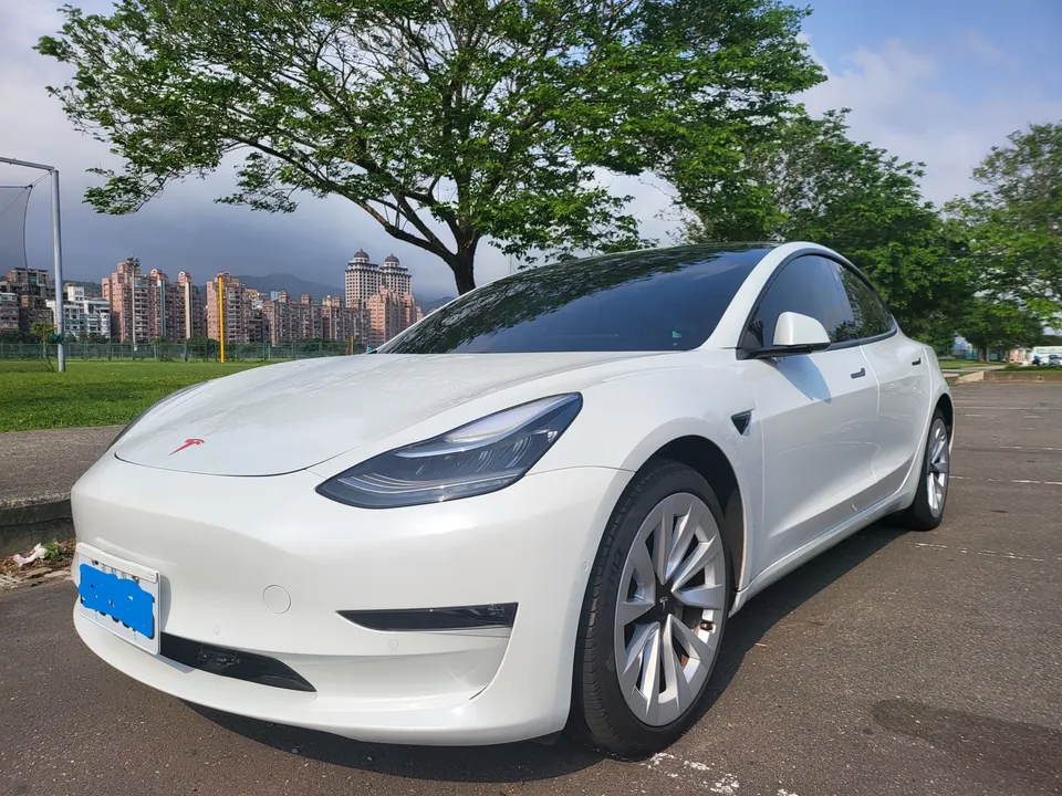 Tesla Model 3 LR