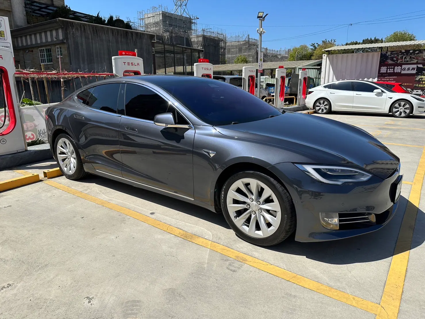 Tesla Model S 75D 照片 1