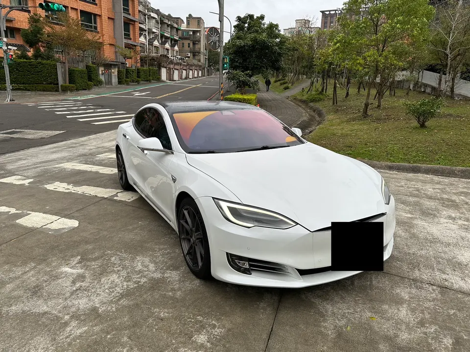 Tesla Model S LR