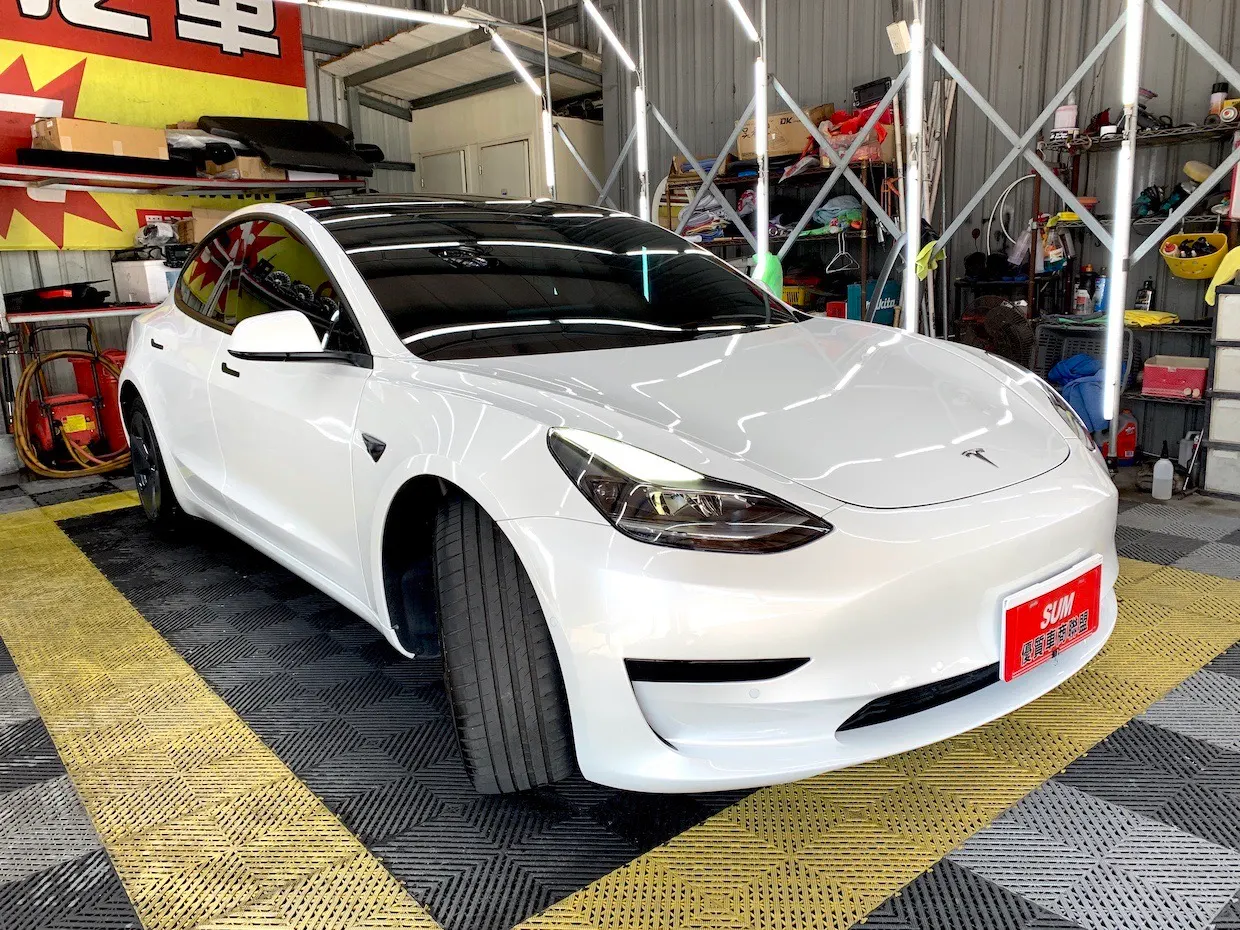 Tesla Model 3 SR+ 照片 1