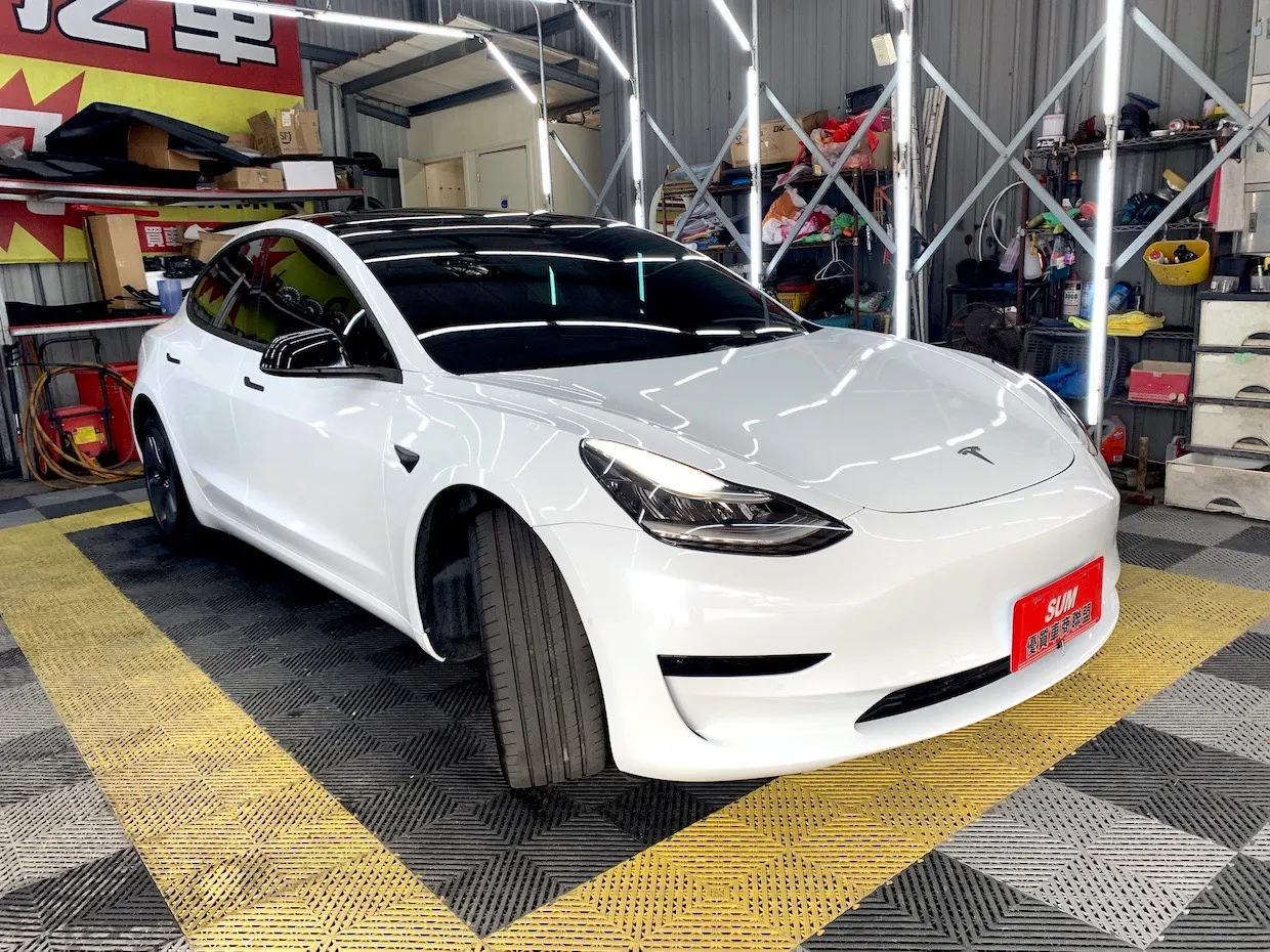 Tesla Model 3 SR+ 照片 1