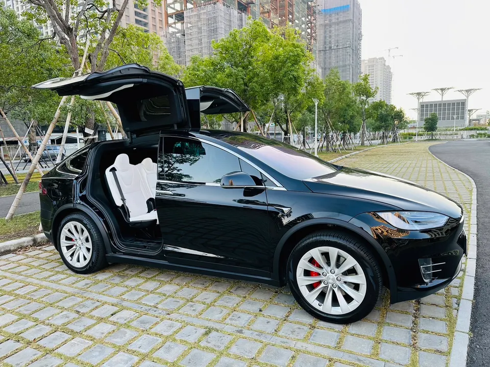 Tesla Model X Raven Performance