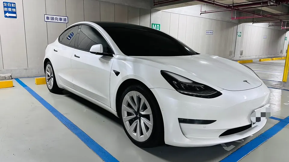 Tesla Model 3 LR