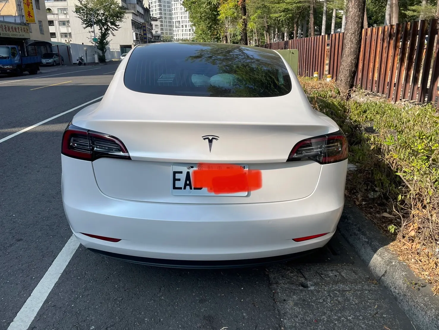 Tesla Model 3 SR+ 照片 1