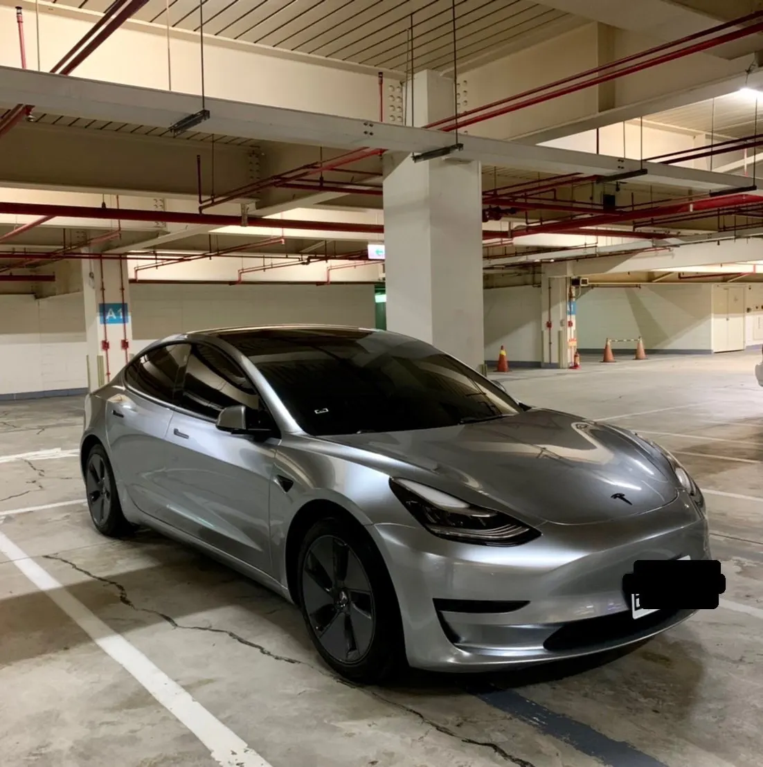 Tesla Model 3 SR+ 照片 1