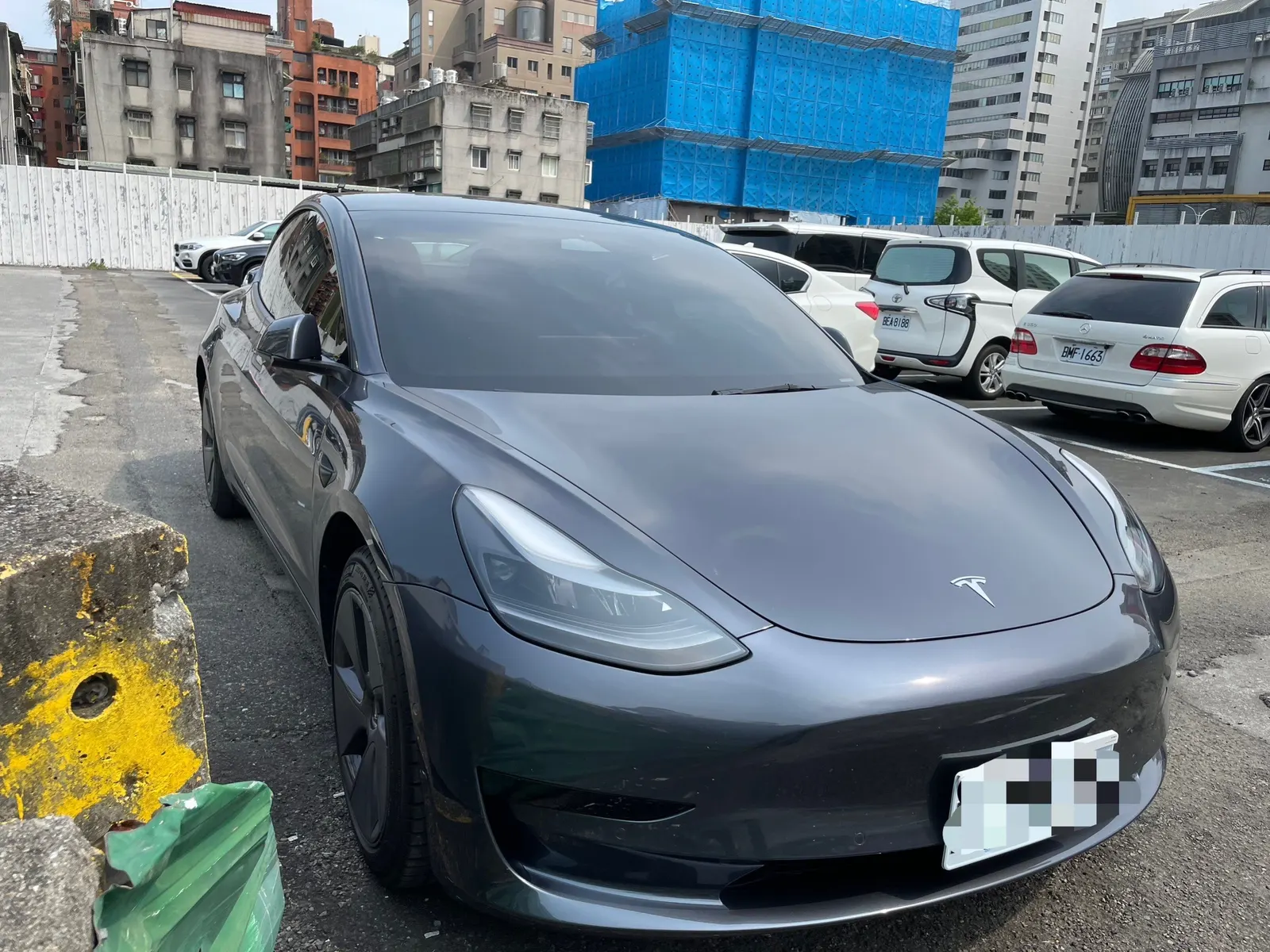Tesla Model 3 LFP 照片 1