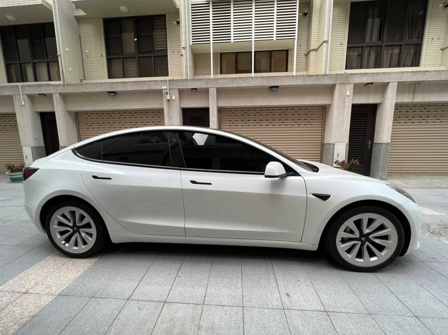 Tesla Model 3 LR 照片 1