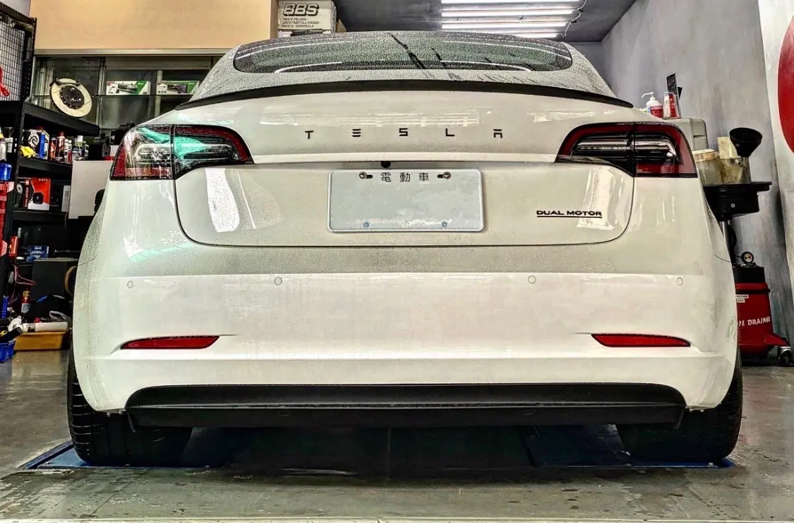 Tesla Model 3 Performance 照片 1