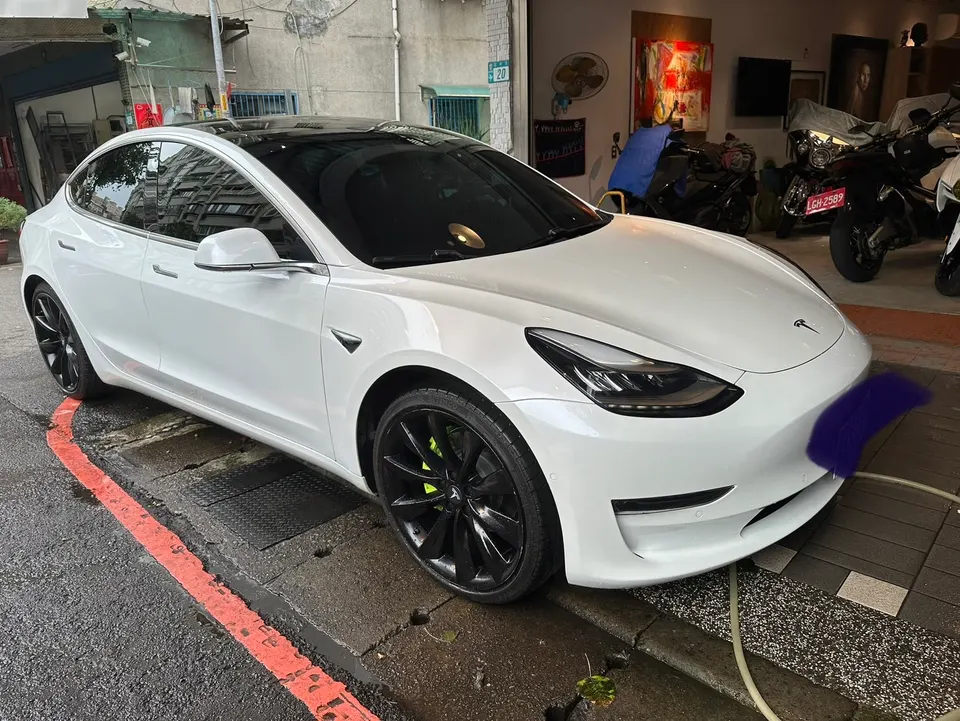 Tesla Model 3 LR