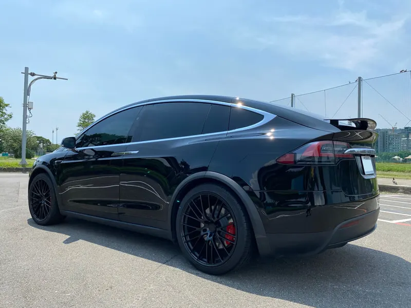 Tesla Model X Performance