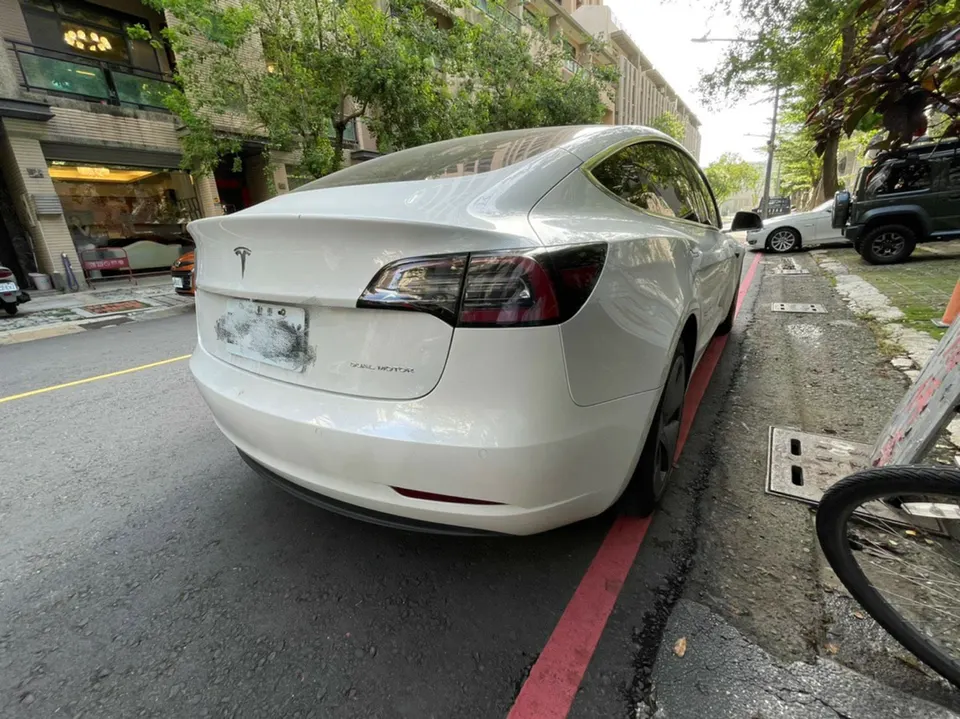 Tesla Model 3 LR