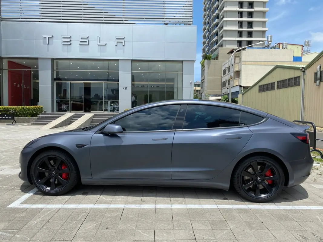 Tesla Model 3 Performance 照片 1