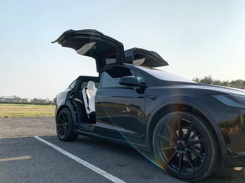 Tesla Model X LR