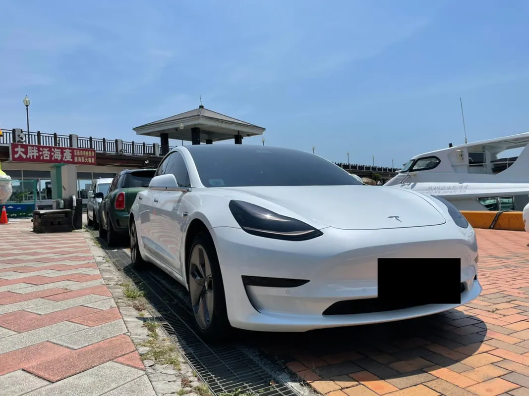 Tesla Model 3 SR+ 照片 1